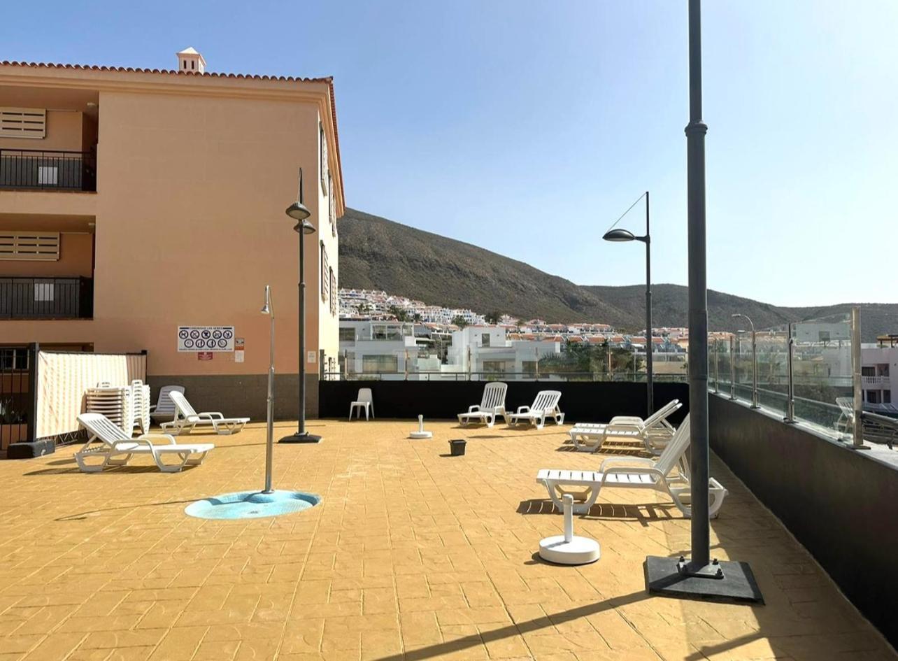 Los Cristianos Piscina Y Terraza Exterior photo