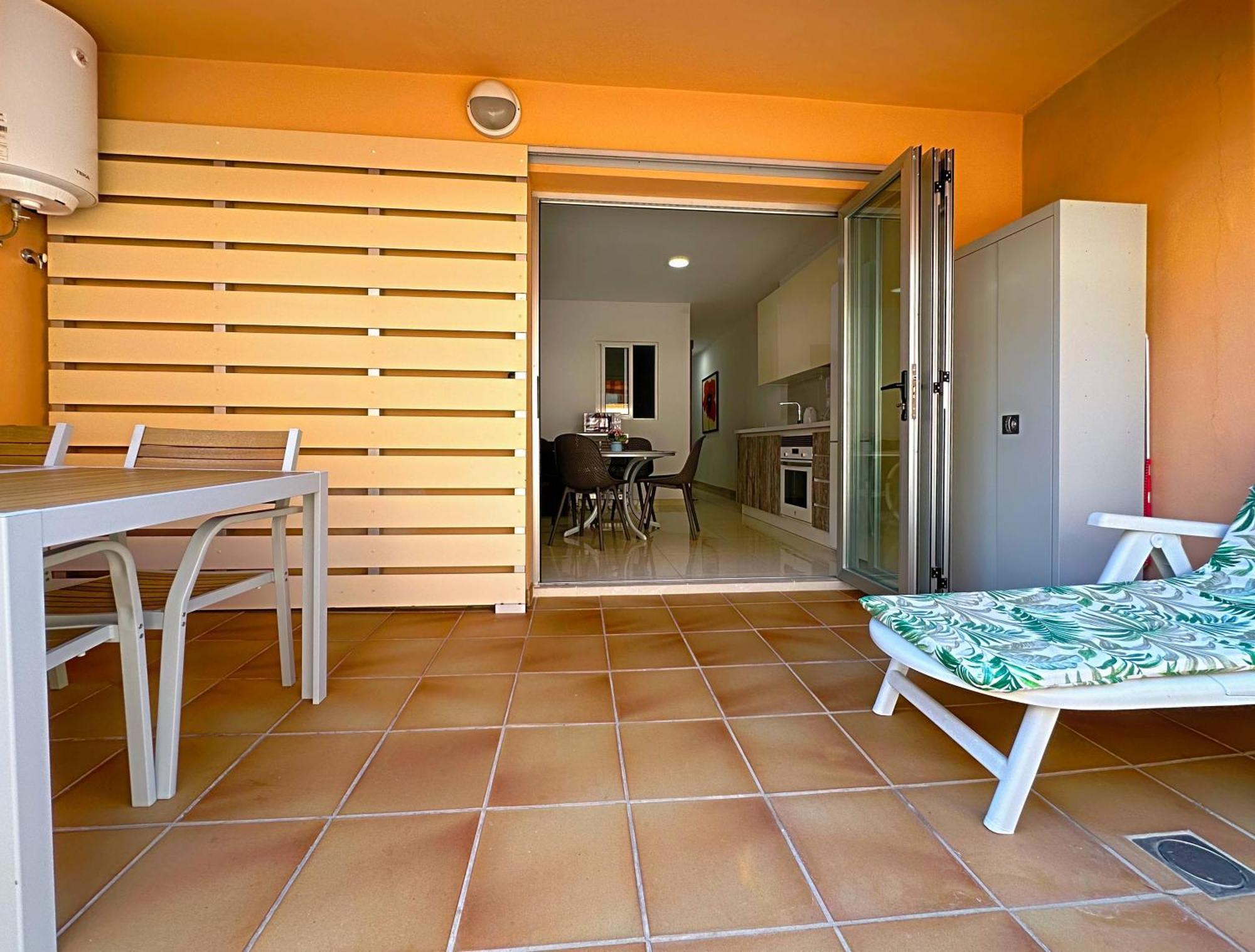 Los Cristianos Piscina Y Terraza Exterior photo